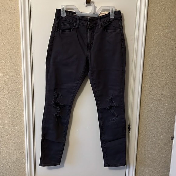 Universal Thread Jeans - Picture 16 of 16